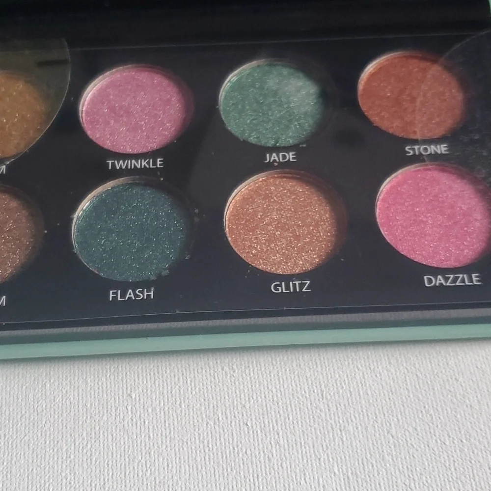 Diamond 14 Color Eyeshadow Palette
